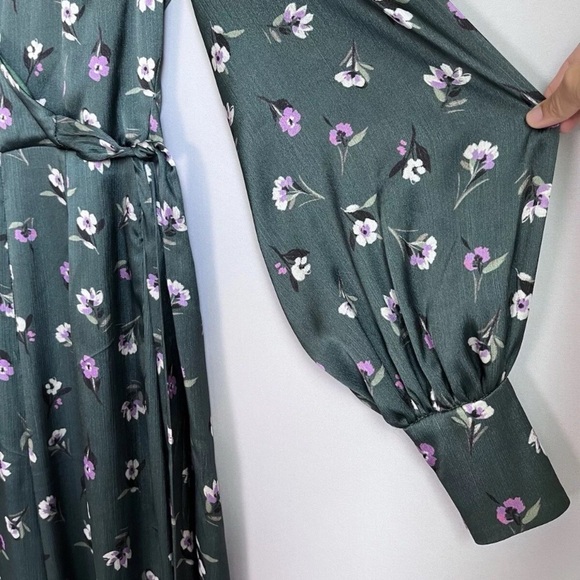 Anthropologie ML Monique Lhuillier Lorelei Floral Jumpsuit Sz 2 Holly Green - Picture 12 of 16